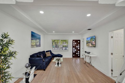 House in Miami, Florida 3 bedrooms, 124.12 sq.m. № 2085252 - photo 19