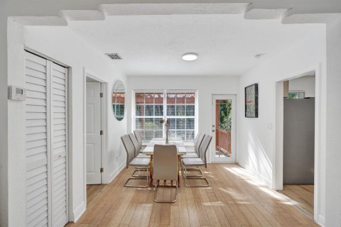 House in Miami, Florida 3 bedrooms, 124.12 sq.m. № 2085252 - photo 18