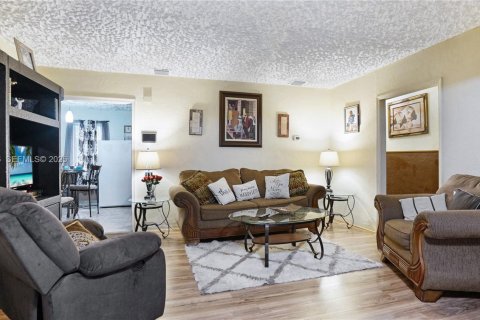 Купить виллу или дом в Майами, Флорида 3 спальни, 136.19м2, № 1989594 - фото 26