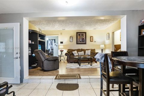 Купить виллу или дом в Майами, Флорида 3 спальни, 136.19м2, № 1989594 - фото 25