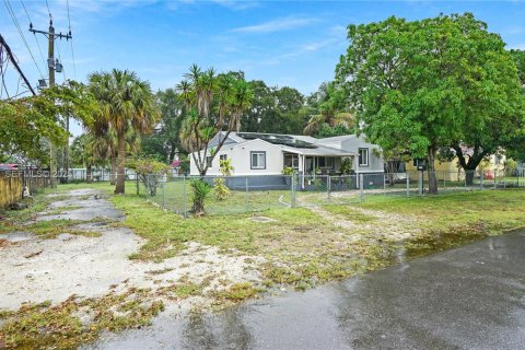 Купить виллу или дом в Майами, Флорида 3 спальни, 136.19м2, № 1989594 - фото 8