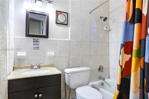 Купить виллу или дом в Майами, Флорида 3 спальни, 136.19м2, № 1989594 - фото 20