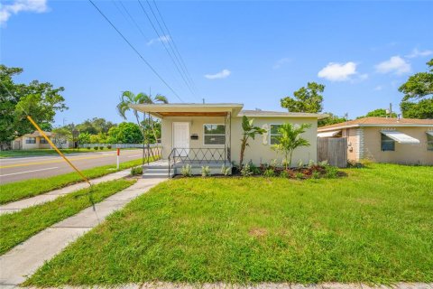 Villa ou maison à vendre à Saint Petersburg, Floride: 3 chambres, 112.6 m2 № 2412707 - photo 4