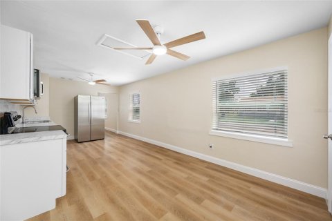 Villa ou maison à vendre à Saint Petersburg, Floride: 3 chambres, 112.6 m2 № 2412707 - photo 15