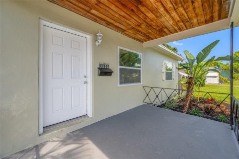 Villa ou maison à vendre à Saint Petersburg, Floride: 3 chambres, 112.6 m2 № 2412707 - photo 5