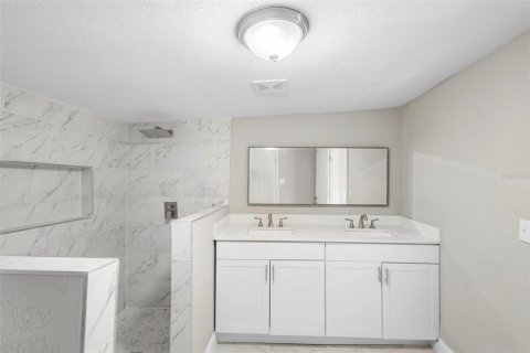 House in Sanford, Florida 4 bedrooms, 144.74 sq.m. № 1648347 - photo 22