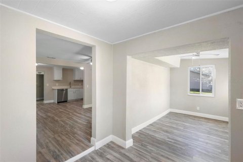 House in Sanford, Florida 4 bedrooms, 144.74 sq.m. № 1648347 - photo 13