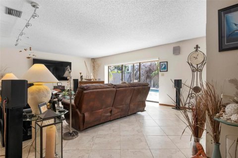 House in Sarasota, Florida 3 bedrooms, 277.03 sq.m. № 1734804 - photo 8