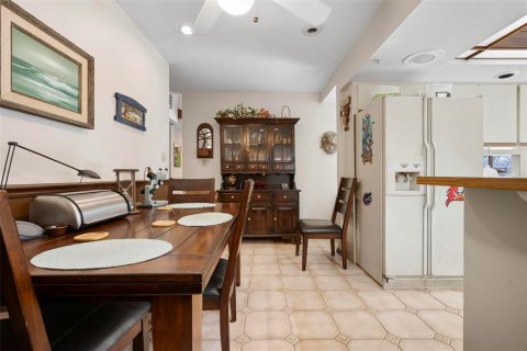 House in Sarasota, Florida 3 bedrooms, 277.03 sq.m. № 1734804 - photo 16