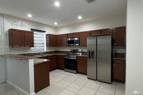 Купить таунхаус в Хомстед, Флорида 3 спальни, 142.6м2, № 1996750 - фото 5