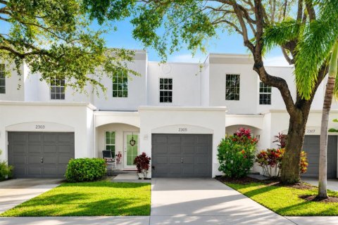 Townhouse in Delray Beach, Florida 3 bedrooms, 162.95 sq.m. № 2243140