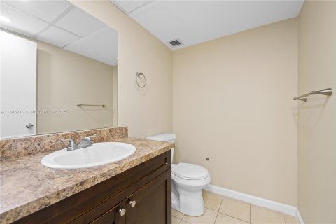 Condominio en alquiler en North Miami Beach, Florida, 1 dormitorio, 72.46 m2 № 1979162 - foto 9