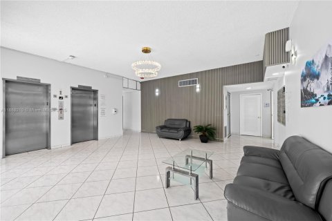 Condominio en alquiler en North Miami Beach, Florida, 1 dormitorio, 72.46 m2 № 1979162 - foto 20