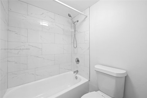 Condominio en alquiler en North Miami Beach, Florida, 1 dormitorio, 72.46 m2 № 1979162 - foto 14