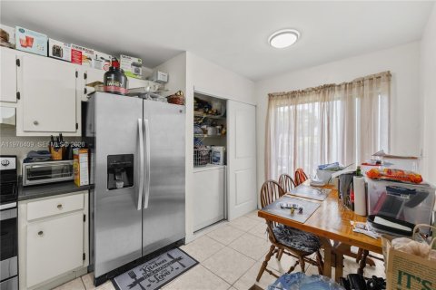 Townhouse in Margate, Florida 3 bedrooms, 128.86 sq.m. № 2040861 - photo 14