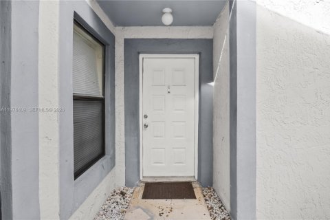 Townhouse in Margate, Florida 3 bedrooms, 128.86 sq.m. № 2040861 - photo 23