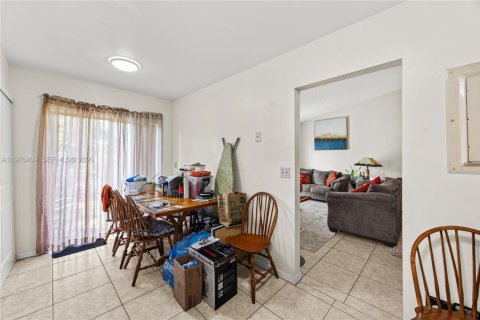 Townhouse in Margate, Florida 3 bedrooms, 128.86 sq.m. № 2040861 - photo 15