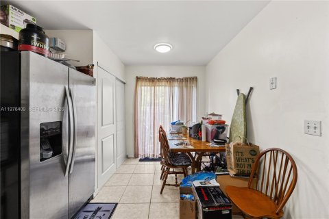 Townhouse in Margate, Florida 3 bedrooms, 128.86 sq.m. № 2040861 - photo 13