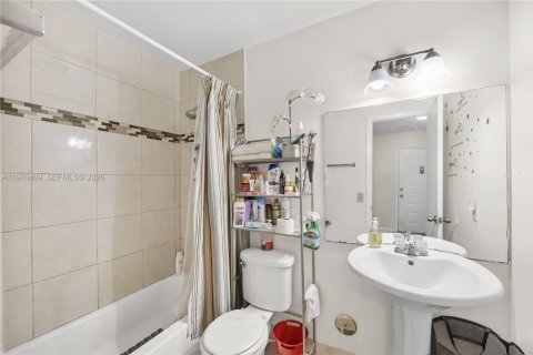 Townhouse in Margate, Florida 3 bedrooms, 128.86 sq.m. № 2040861 - photo 22