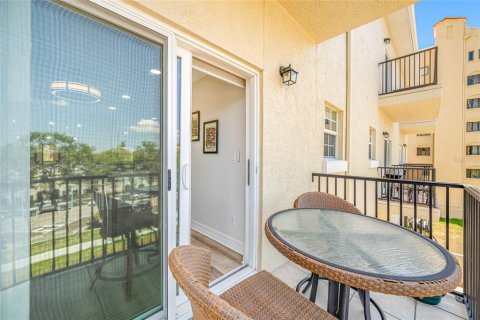 Condo in Saint Petersburg, Florida, 3 bedrooms  № 1772162 - photo 25
