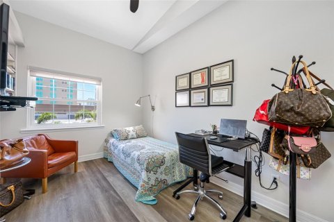 Condo in Saint Petersburg, Florida, 3 bedrooms  № 1772162 - photo 30