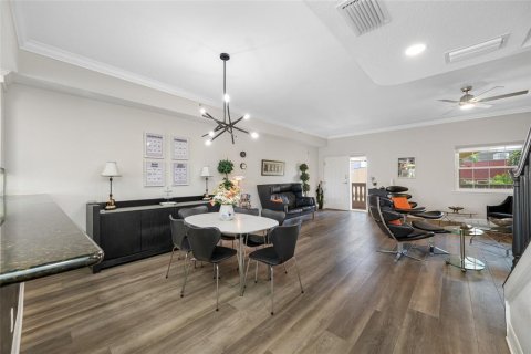 Condo in Saint Petersburg, Florida, 3 bedrooms  № 1772162 - photo 11