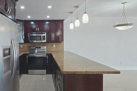 Снять в аренду кондоминиум в Санни-Айлс-Бич, Флорида 2 спальни, 139.82м2, № 2081238 - фото 7