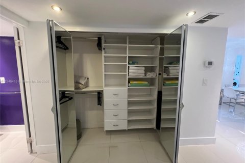 Condominio en venta en Miami Beach, Florida, 1 dormitorio, 56.67 m2 № 2035380 - foto 7