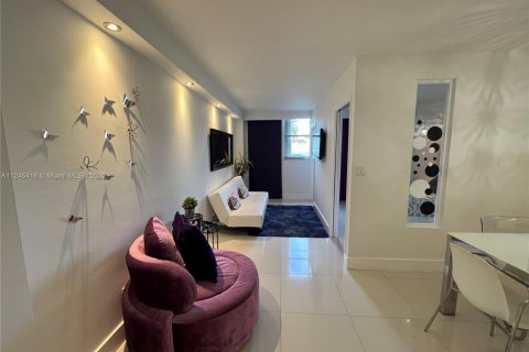 Condominio en venta en Miami Beach, Florida, 1 dormitorio, 56.67 m2 № 2035380 - foto 4