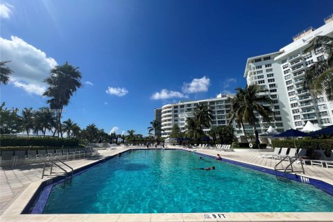 Condominio en venta en Miami Beach, Florida, 1 dormitorio, 56.67 m2 № 2035380 - foto 12