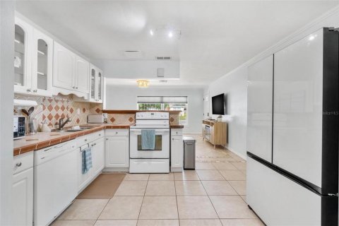 Casa en alquiler en Saint Petersburg, Florida, 3 dormitorios, 104.05 m2 № 1883056 - foto 5