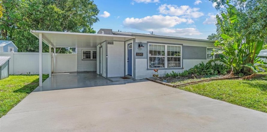Casa en Saint Petersburg, Florida 3 dormitorios, 104.05 m2 № 1883056