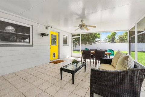 Casa en alquiler en Saint Petersburg, Florida, 3 dormitorios, 104.05 m2 № 1883056 - foto 17