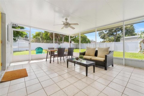 Casa en alquiler en Saint Petersburg, Florida, 3 dormitorios, 104.05 m2 № 1883056 - foto 18