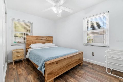 Casa en alquiler en Saint Petersburg, Florida, 3 dormitorios, 104.05 m2 № 1883056 - foto 16