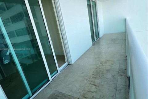 Copropriété à louer à Miami, Floride: 1 chambre, 78.13 m2 № 1938691 - photo 16