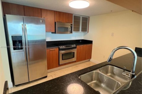 Copropriété à louer à Miami, Floride: 1 chambre, 78.13 m2 № 1938691 - photo 6