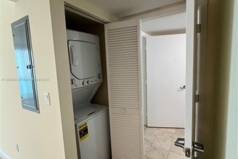 Copropriété à louer à Miami, Floride: 1 chambre, 78.13 m2 № 1938691 - photo 15