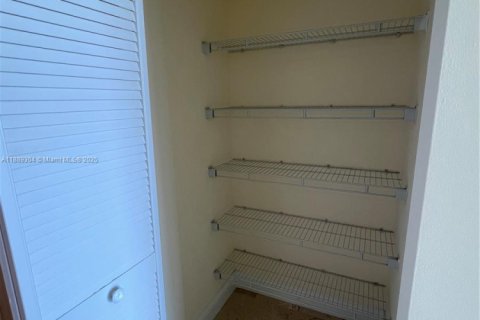 Copropriété à louer à Miami, Floride: 1 chambre, 78.13 m2 № 1938691 - photo 10