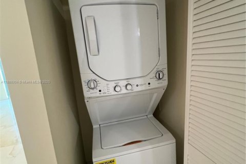 Copropriété à louer à Miami, Floride: 1 chambre, 78.13 m2 № 1938691 - photo 14