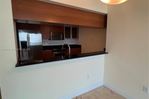 Copropriété à louer à Miami, Floride: 1 chambre, 78.13 m2 № 1938691 - photo 3