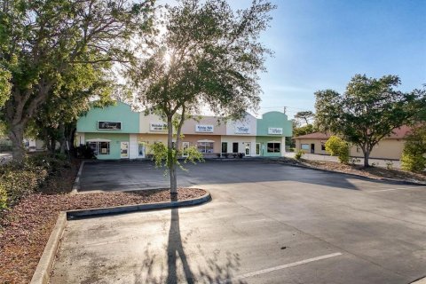 Propiedad comercial en venta en Spring Hill, Florida, 445.93 m2 № 1657758 - foto 24