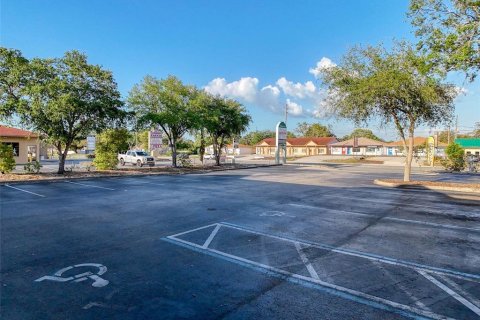 Propiedad comercial en venta en Spring Hill, Florida, 445.93 m2 № 1657758 - foto 21