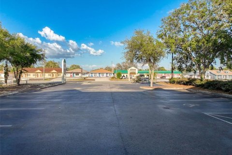 Propiedad comercial en venta en Spring Hill, Florida, 445.93 m2 № 1657758 - foto 20