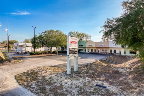 Propiedad comercial en venta en Spring Hill, Florida, 445.93 m2 № 1657758 - foto 14