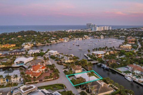 Casa en alquiler en Fort Lauderdale, Florida, 4 dormitorios, 277.78 m2 № 1101149 - foto 1
