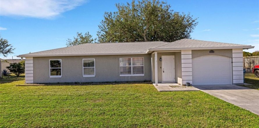 Casa en Port Charlotte, Florida 3 dormitorios, 131.36 m2 № 1562054