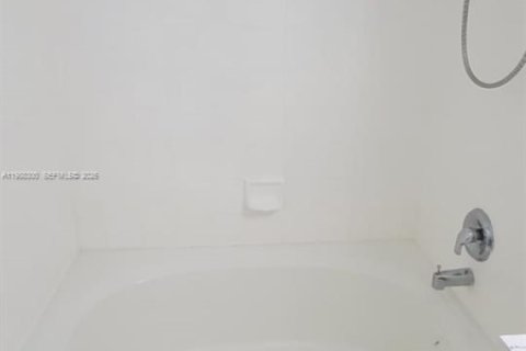 Condominio en alquiler en Aventura, Florida, 1 dormitorio, 79.8 m2 № 2068510 - foto 22