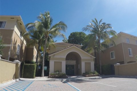 Condominio en alquiler en Aventura, Florida, 1 dormitorio, 79.8 m2 № 2068510 - foto 3