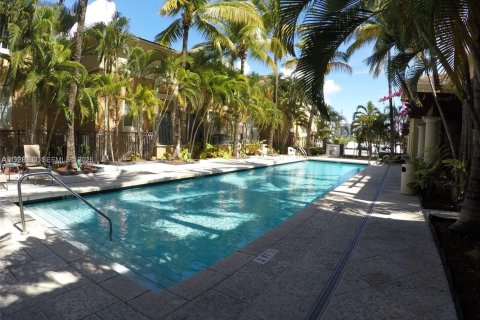 Condominio en alquiler en Aventura, Florida, 1 dormitorio, 79.8 m2 № 2068510 - foto 4
